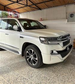 تۆیۆتا لاند کروزەر